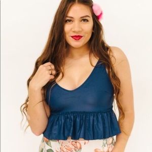 Kortni Jeane Navy Vneck Top Large